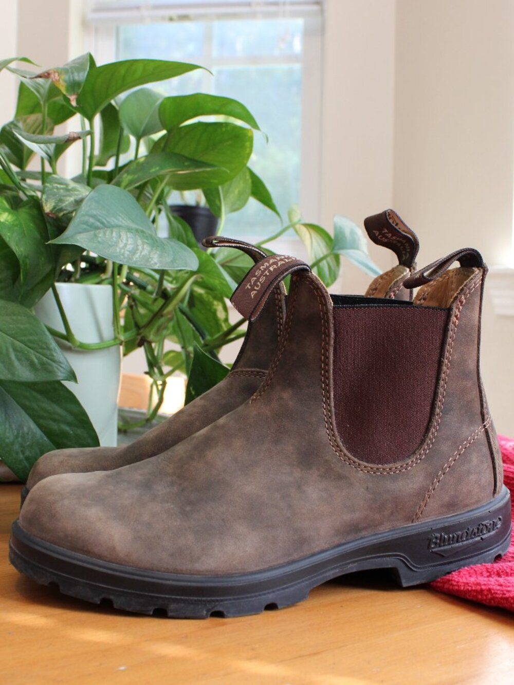 Blundstone Women's Rustic Brown Classic 585 Chelsea Ankle Boots Size 7.5 US